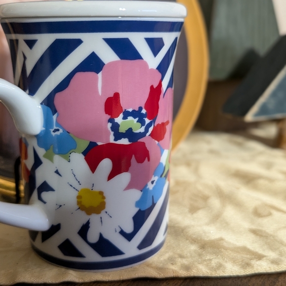 Vera Bradley mug with lid - Picture 4 of 6